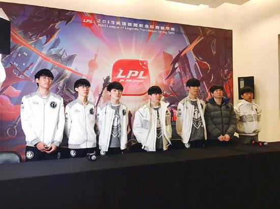 这一胜利不 这一胜利不